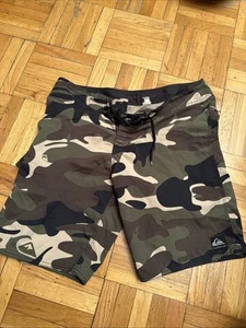 QUICKSILVER Digital Desert Camo Cargo Board Shorts Mens Size 30 Retro Style - Picture 1 of 5