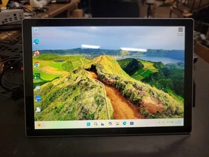 Microsoft Surface Pro (M3-7Y30, 4 GB di RAM 128 GB di SSD, W11Pro) 111225-6 - Foto 1 di 15