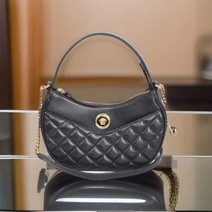BRANDNEUE VERSACE MEDUSA SCHWARZ UND GOLD GESTEPPTE LEDERTASCHE $ 1400 - Bild 1 von 11