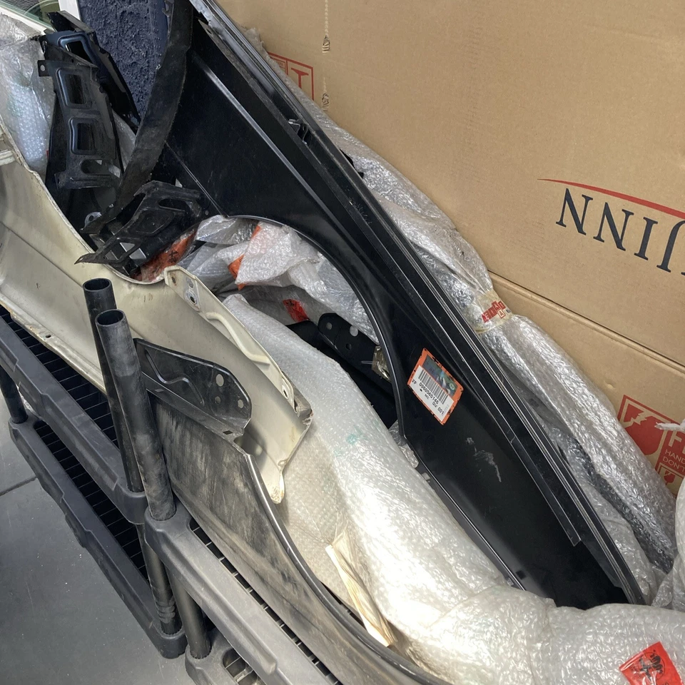 Alfa Romeo 164 - Guardabarros delantero (s) - Nuevo de Lote Antiguo - Leer: Foto 1 de 4