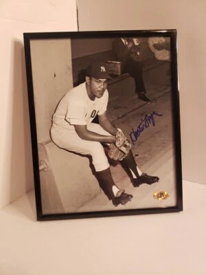 Framed Hector Lopez AUTOGRAPH SIGNED NY Yankees Vintage 8x10 B&W Photo MAB COA - Image 1 of 4