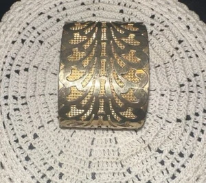 Pulsera ancha vintage puño de cobre grabado buen peso bellamente elaborada - Imagen 1 de 6