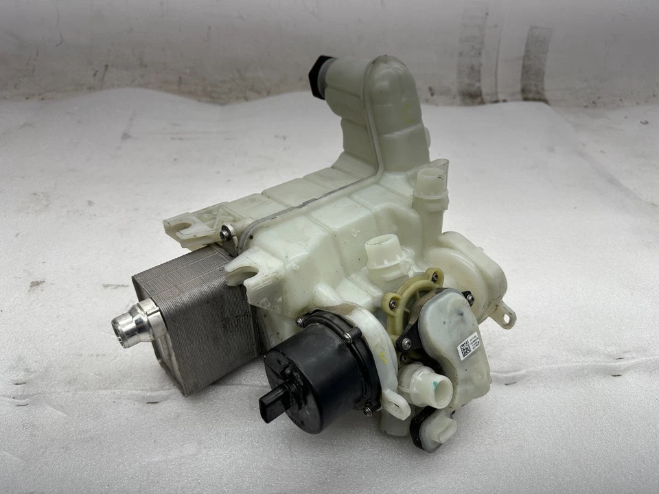 💎Subergarrafa reservatório de líquido de arrefecimento do radiador OEM 17-23 TESLA modelo 3 1077617-00-E - Imagem 1 de 4