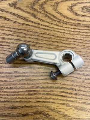 宝马 R1200RT 2014 至 2018 年变速级别部件 # 23418534689 — 第 1/4 张图片