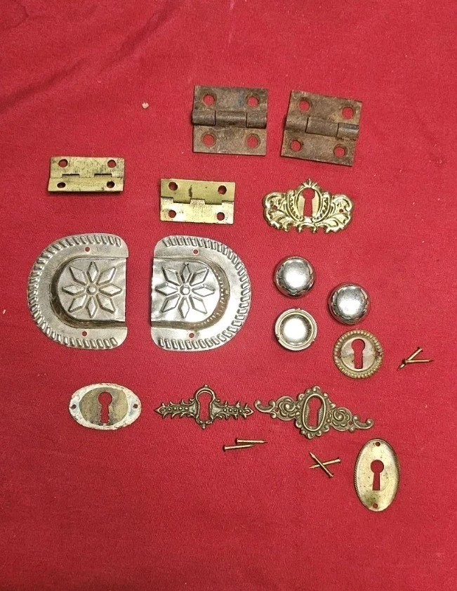 Lote Antiguo Esqueleto Llave Escudo Cubiertas, Bisagras, Placas Mango Baúl Foto 1 de 4