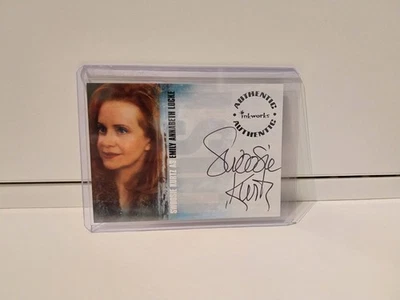 LOST SEASON ONE - A12 SWOOZIE KURTZ AS EMILY LOCKE AUTOGRAMMKARTE - Bild 1 von 2