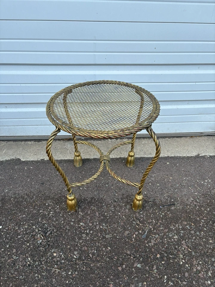 SILLA DE BANCO TABURETE Y BORLA DE HIERRO DORADO CUERDA DE METAL DE HIERRO DORADO VINTAGE ITALIA HOLLYWOOD REGENCY Foto 1 de 4