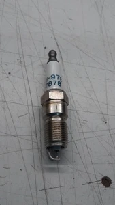 NOS ACDELCO 41-978 SPARK PLUG - Picture 1 of 4