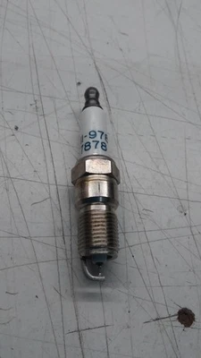 NOS ACDELCO 41-978 SPARK PLUG - Image 1 of 4