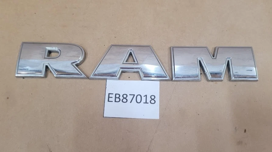 原始设备制造商 2009 - 2018 道奇 RAM "RAM" 徽章徽章贴花标志徽章车身 1500 2500 — 第 1/4 张图片