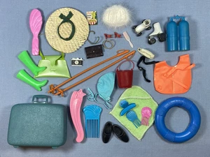 34-teiliges Set Barbie & Clone Zubehör Schuhe Hüte Sport Kamera Handtasche lustige Sachen! - Bild 1 von 8