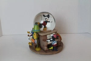 Disney Minnie's Yoo Hoo Musical Snow Globe: Mickey, Donald, Goofy, Pluto - Picture 1 of 5