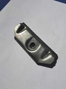 Mercedes-Benz W124 Battery Hold Down Bracket Plate E320 E430 - Picture 1 of 4