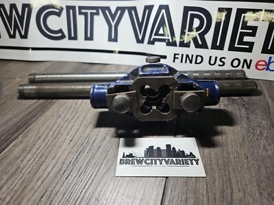 Craftsman No. 10 Ridgid Pipe Threader Two Handle With 1/2 -14 Npt Die - Image 1 of 4