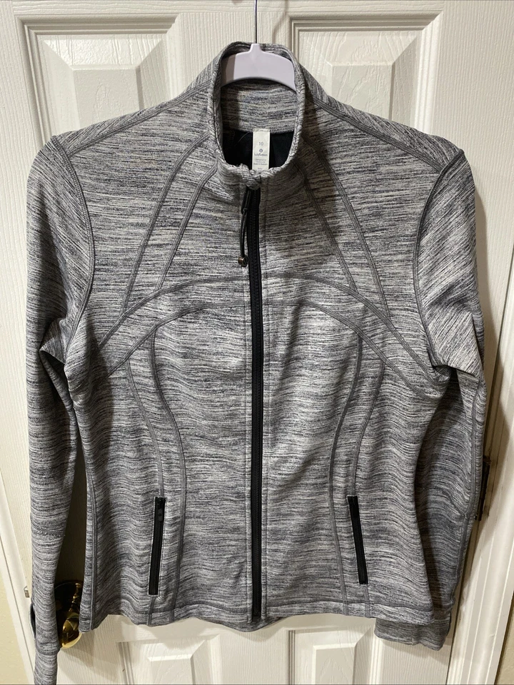 Куртка женская Lululemon Define размер 10 цвет Space Dye Camo Seal серая темно-угольная на молнии - Изображение 1 из 4