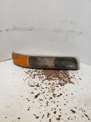 Passenger Corner/Park Light Fog-driving Fits 00-06 SUBURBAN 1500 1421677 - Image 1 of 4