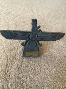 "Estatua decorativa Farvahar hecha a mano, nueva, color carbón, estatua tamaño 6"" x 4""" - Imagen 1 de 4