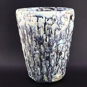 Jarrón de lava grasa de Alemania Occidental esmalte de lava incrustado firmado ilegible 7,75" de alto - Imagen 1 de 10