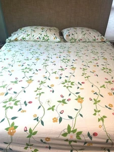 1970s strawberry sheet set with fitted sheet and pillowcases KING SIZE - Picture 1 of 6