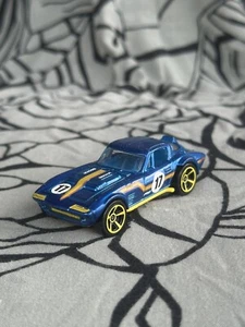 Chevy Corvette 1963 63 coche de carreras coleccionable Hot Wheels escala 1/64 diecast - Imagen 1 de 5