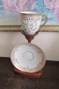 Royal Copenhagen Flora Danica Coffee Cup & Saucer 3597 Oxycoccus Palustris Rupr - Picture 1 of 12