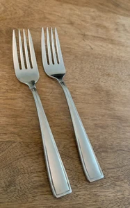 2 einzelne Salatgabeln Benson Reed Barton 18/10 Edelstahl glänzend Umriss - Bild 1 von 3
