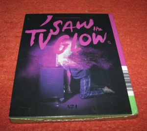 I SAW THE TV GLOW Collector's Ed. Blu-Ray LIMITED EDITION w/Slipcase & Postcards - Picture 1 of 6
