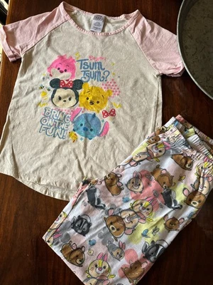 Juego de pijama manga corta Tsum Tsum para niña Disney Store talla 10/12 Foto 1 de 3