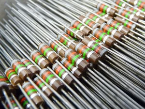 5 résistances carbone 2K7 0,5W 10% carbon comp resistor - Imagen 1 de 1