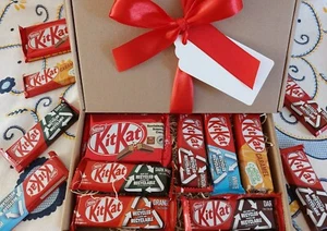 Christmas KitKat Hamper Chocolate Gift Box Personalised Treat Box Birthday - Picture 1 of 7