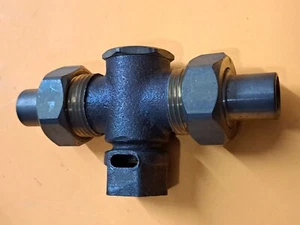 Imprimación de trampa automática Z1022 Zurn de bajo plomo 1/2" - Imagen 1 de 7