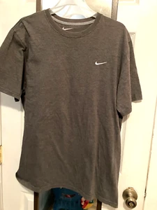 NIKE STANDARD FIT MENS GRAY SS T SHIRT SIZE XL SWOOSH - Picture 1 of 4