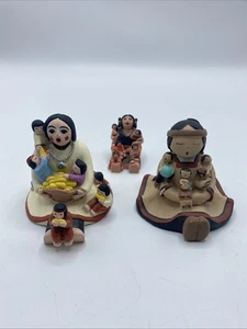 Miniatur Indianer Indianer Figur Geschichtenerzähler Mutter Kind Kinder 2 Zoll - Bild 1 von 9