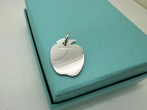 Tiffany & Co. Sterling Silber Apfel Charm Anhänger - Bild 1 von 6