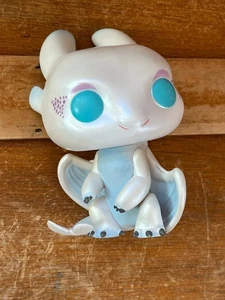 FUNKO Vinyl How to Train Your Dragon White FURY Light #687 Dragon Vinyl Figure - Foto 1 di 10