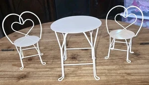 Vintage Metall Barbie Eisdiele Tisch und (2) Stühle in Herzform - Bild 1 von 11