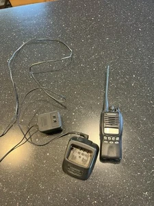 Kenwood TK-3312 UHF DWUKIERUNKOWE PRZENOŚNE RADIO 450-520MHZ - Zdjęcie 1 z 7