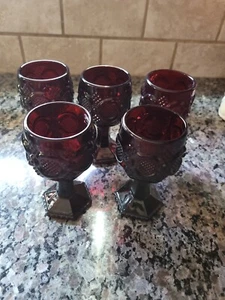 5 Vintage Avon Rubinrot 1976 Cape Cod 4,5" Wein/Cordial Glas Kelche - Bild 1 von 6