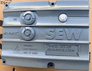 1 Stück SEW MM03D-503-00 Frequenzumrichter Modul 18214991 0,37KW - Bild 1 von 1