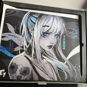 Tapis de souris gaming GLSSWRKS Kazemi Limited Art Glass noir bleu grande taille - Photo 1/5
