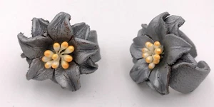 Verstellbarer Lederring Lilienblüte Silber Stempel Perlen größenverstellbar - Bild 1 von 3