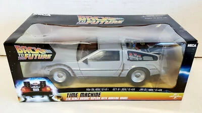 全新 NECA 回到未来时间机器 1/16 比例压铸复制品 DeLorean — 第 1/3 张图片