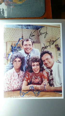 Carol Burnett, Ken Berry, Vicki Lawrence & Harvey Corman Signed 8 x 10 Color COA Cover