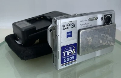 Sony Cyber Shot Digitalkamera DSC-T7 SILBER + LADEGERÄT + COVER GETESTET - 771 - Bild 1 von 4