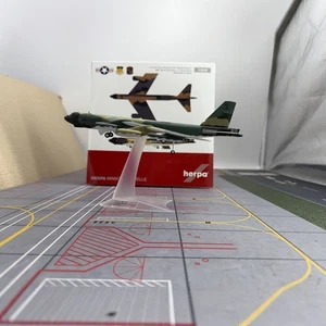Herpa 1/200 58-0185 USAF B-52G Alloy Bomber Model EI Lobo II - Picture 1 of 18