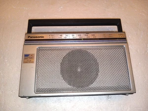 Vintage Panasonic RF-538A Portable AM/FM Radio w/ Antenna Tested & Works - Picture 1 of 2