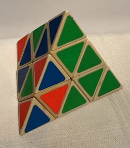 Vintage 1980’s Pyraminx Pyramid Triangle Puzzle Rubik’s Cube by Tomy - Picture 1 of 6