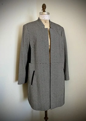 Plumero Chaqueta Larga Kasper Blanco y Negro Abierta Talla 20 2XL Foto 1 de 4