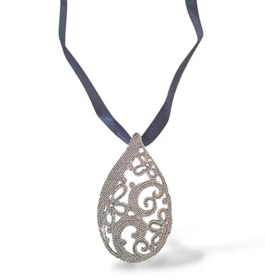 Collana da Donna con Pendente a Goccia in Filigrana Sarda Artigianato in Argento - Immagine 1 di 3