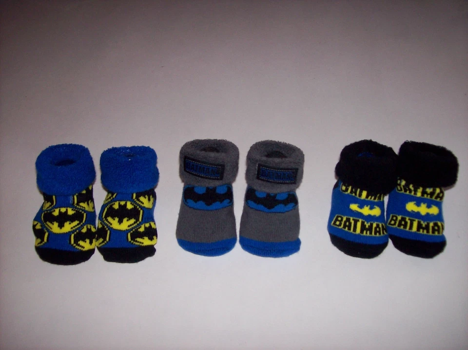Batman Cuna Zapatos Botines Calcetines 3 Pares Talla 0-6 Mos Azul Gris Negro Amarillo DC Comics  Foto 1 de 4